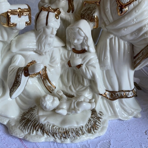 Nativity Scene Christmas Lamp Cream Gold - Picture 8 of 16